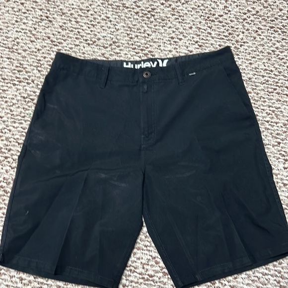 Hurley‎ - Picture 3 of 7